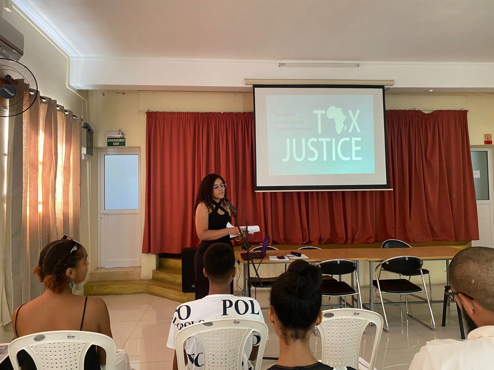 Facilitator introducing her session