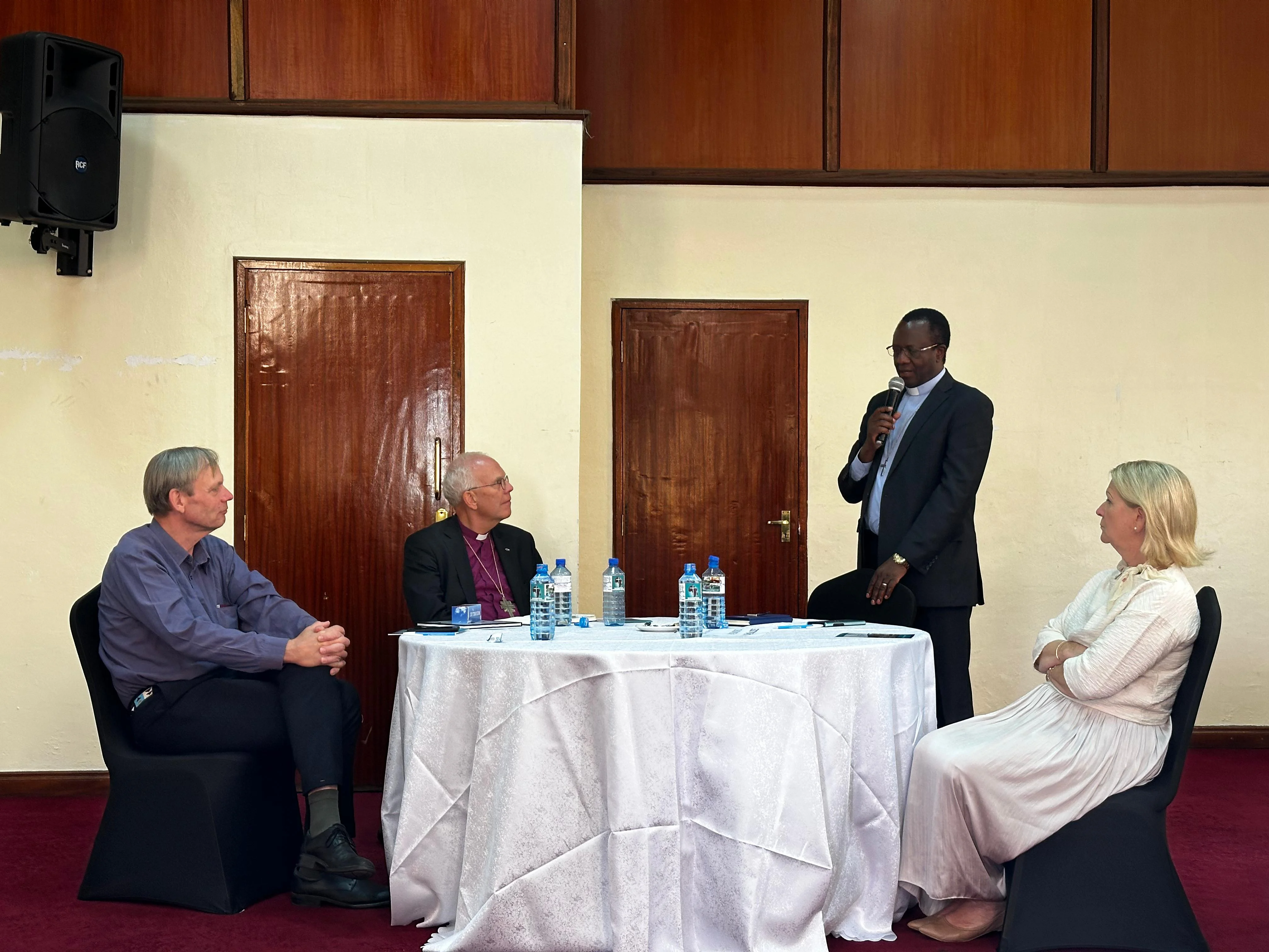 GS welcoming the guests